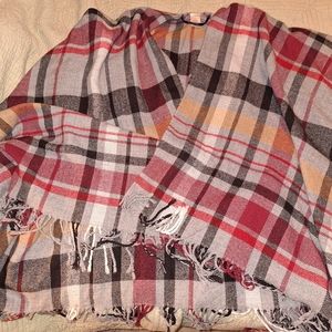 This Shawl Is Lightweight and Beautiful Ladies One Size Fits Most